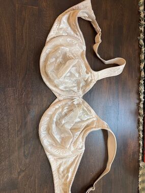 Lace Full-Coverage Underwire Bra in Light Nude